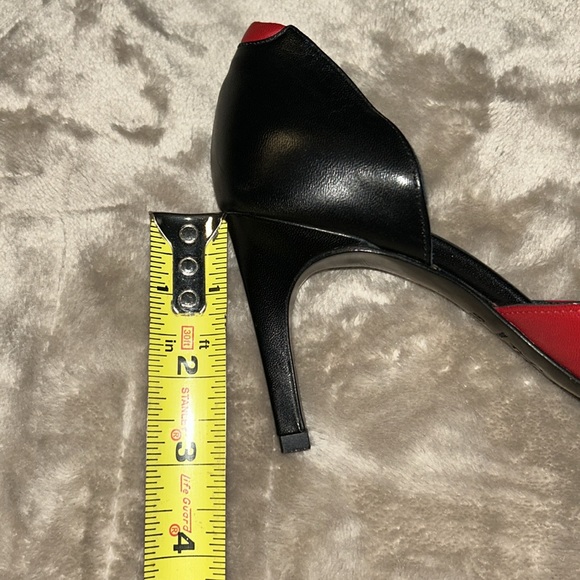 St. John Collection Heels - Picture 10 of 11